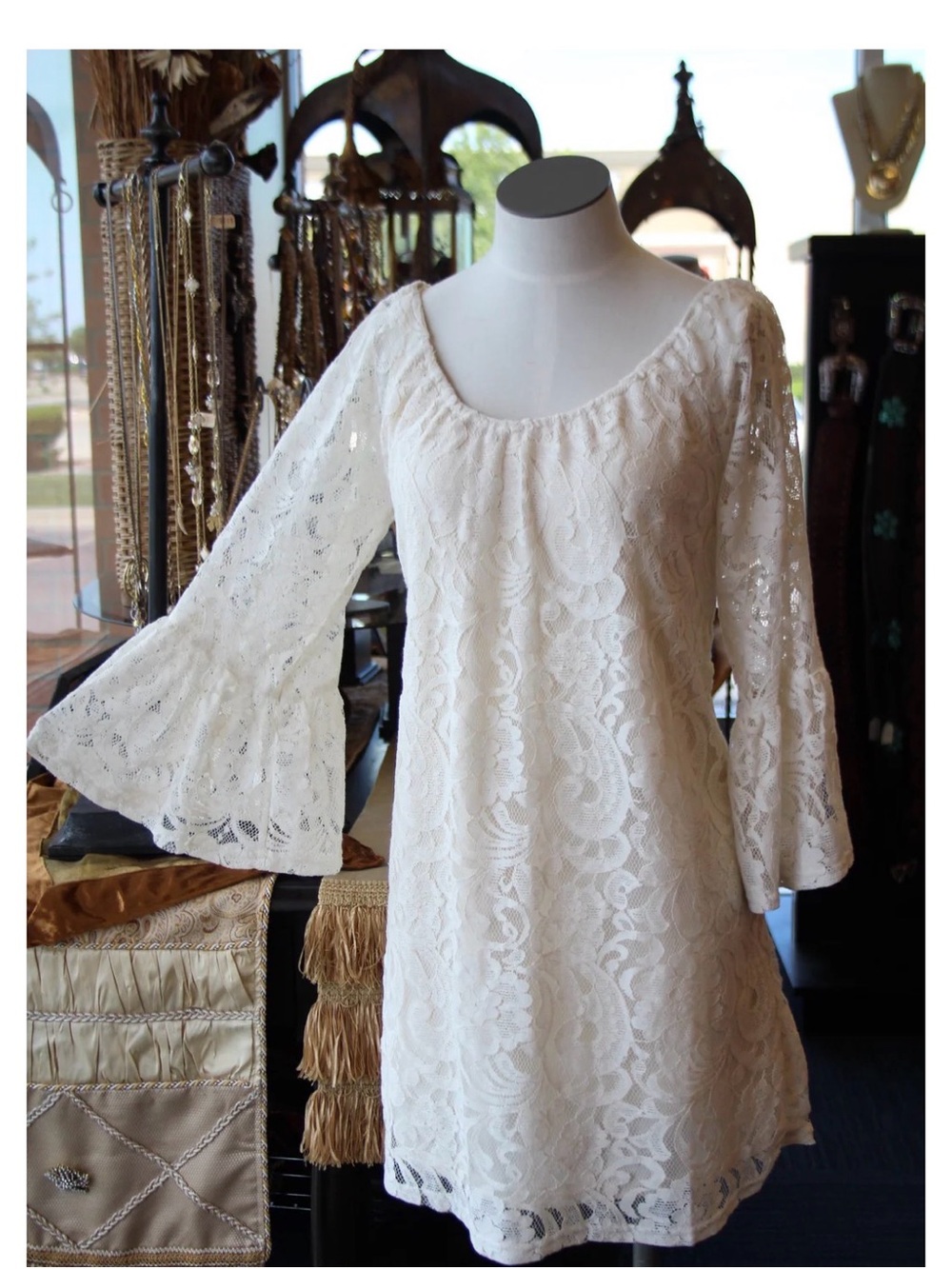 Blu Pepper Vintage Brand Off White Lace Bell Sleeve Mini Dress - Size Large